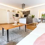 Апартаменты Hello Holidays Suite Zentral Terrasse Parkplatz Бад-Цвишенан