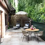 Hello Holidays Suite Zentral Terrasse Parkplatz Апартаменты *