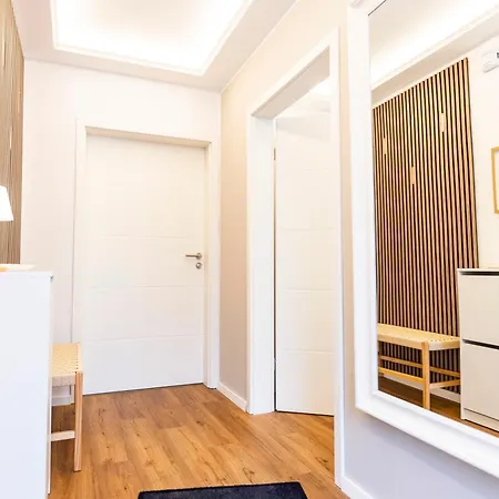 Appartamento Hello Holidays Zentral Terrasse Parkplatz *