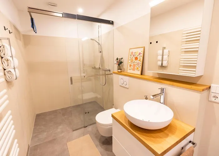 Smartfewo Zentral Terrasse Parkplatz Apartment